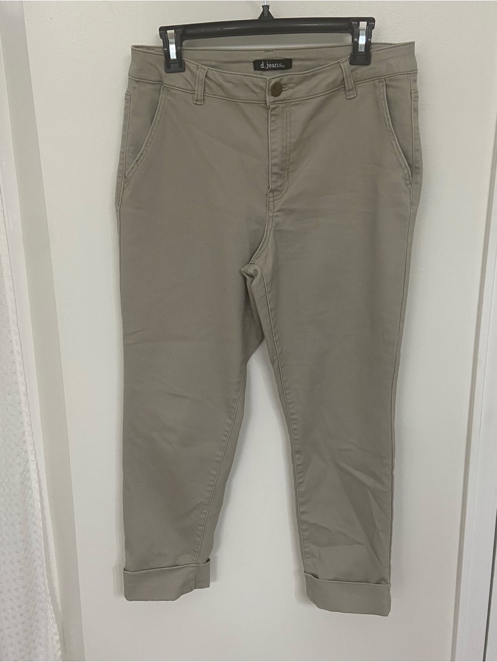 d.jeans Women’s Khaki Stretch Cuffed Ankle Pants – Size 12
